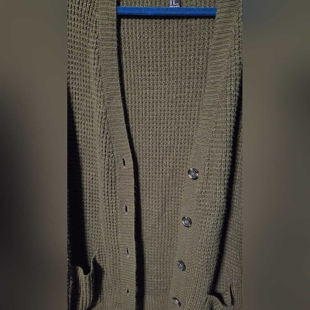 Forever 21 Men's Dark Green Cardigan - Picture 2 of 3
